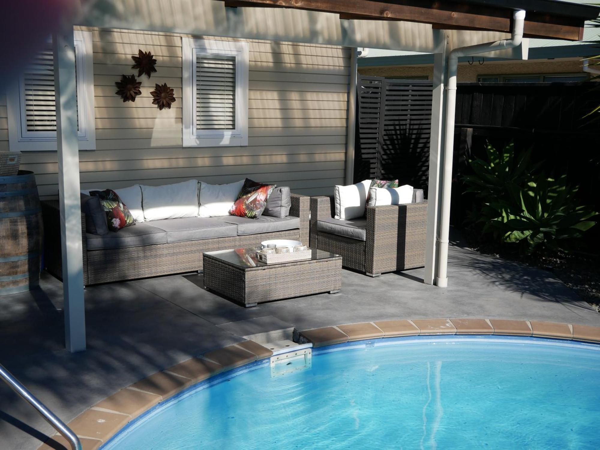 The Pool House Bed & Breakfast - Near Marine Parade Napier Zewnętrze zdjęcie